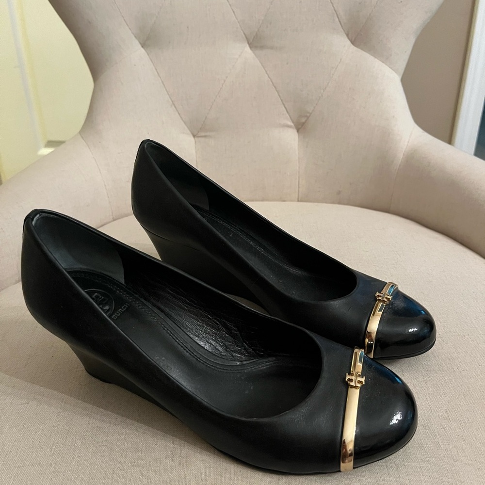 Tory Burch size 8 wedge